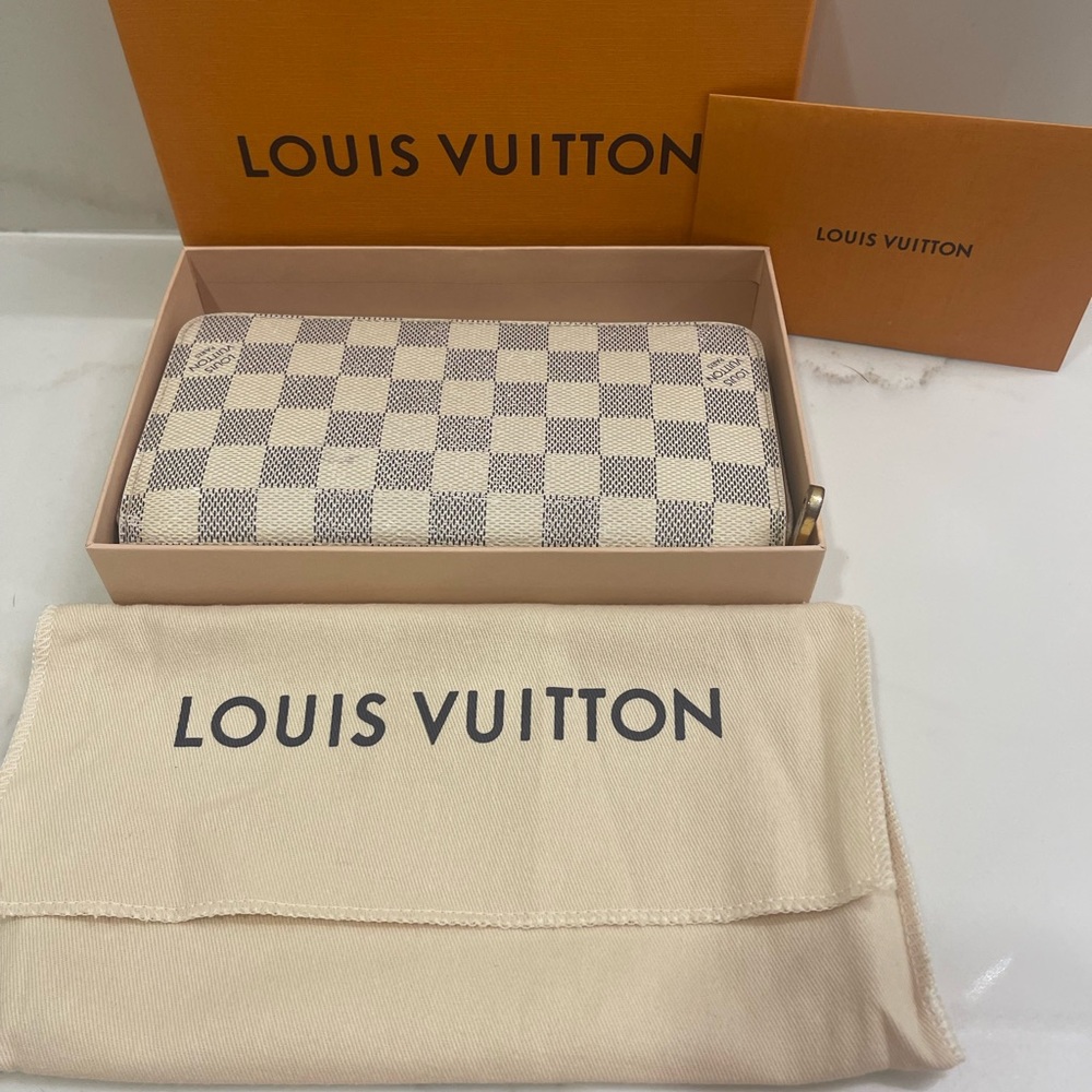 Louis Vuitton Damier Azur Wallet in Cream/Pink - full inclusion